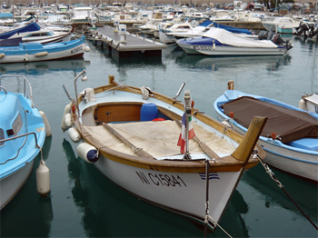 Провансальская лодка традиционной конструкции.