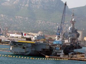 Французский авианосец «Charles de Gaulle»